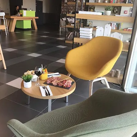 Campanile Annemasse Est Findrol Chal Otel 3*