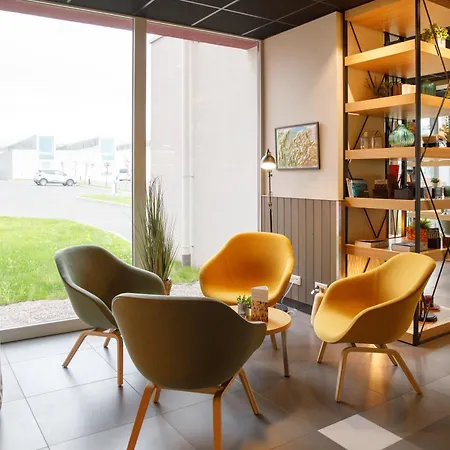 ホテル Campanile Annemasse Est Findrol Chal 3*